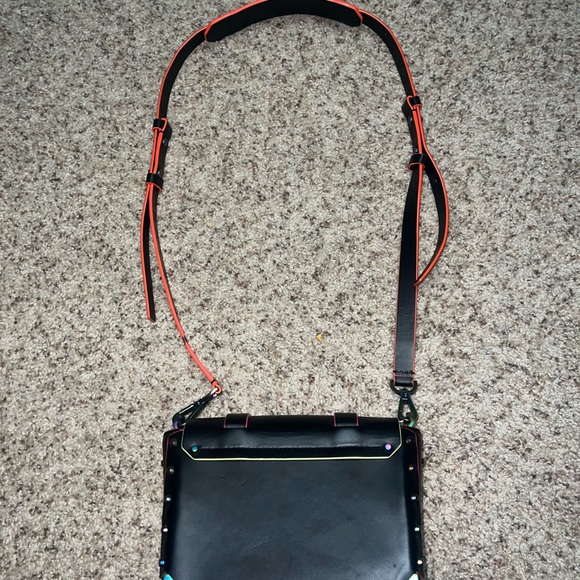 Purse Michael kors . Used twice is like new - Picture 4 of 5